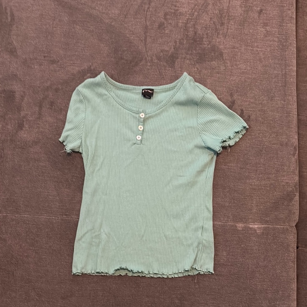 Art Class Green Short Sleeve Tee with Ruffled Sleeves
